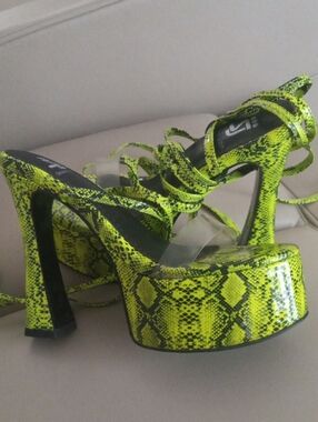 Shane Justin Neon Lime  Snakeskin Platform Sandals Size 38